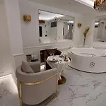 ベッド・アンド・ブレックファスト Casanova Luxury フランカヴィッラ・フォンターナ
