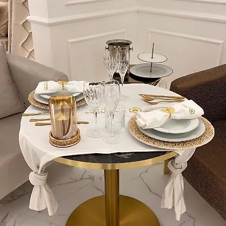 לינה וארוחת בוקר Casanova Luxury